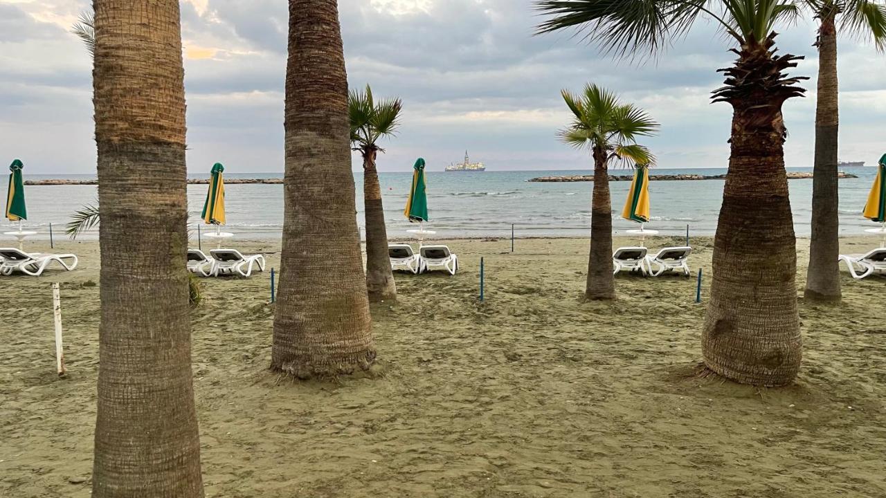 Beachfront Villa - Dasaki Lárnaca Exterior foto