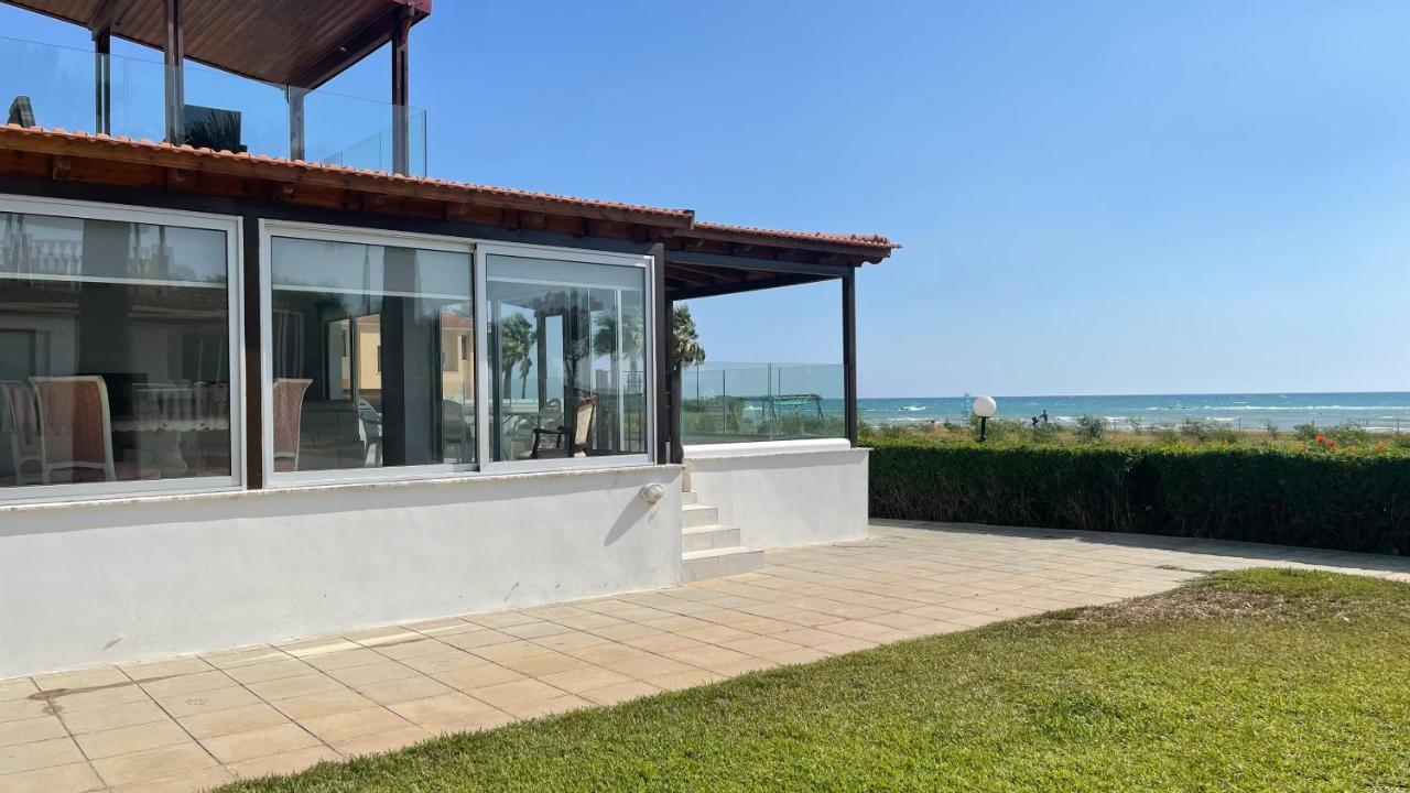 Beachfront Villa - Dasaki Lárnaca Exterior foto