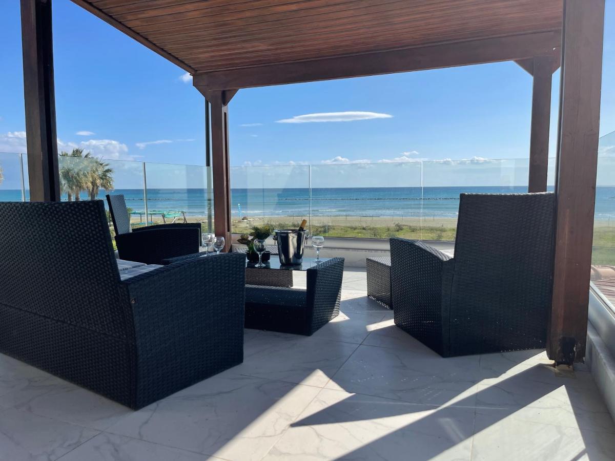 Beachfront Villa - Dasaki Lárnaca Exterior foto