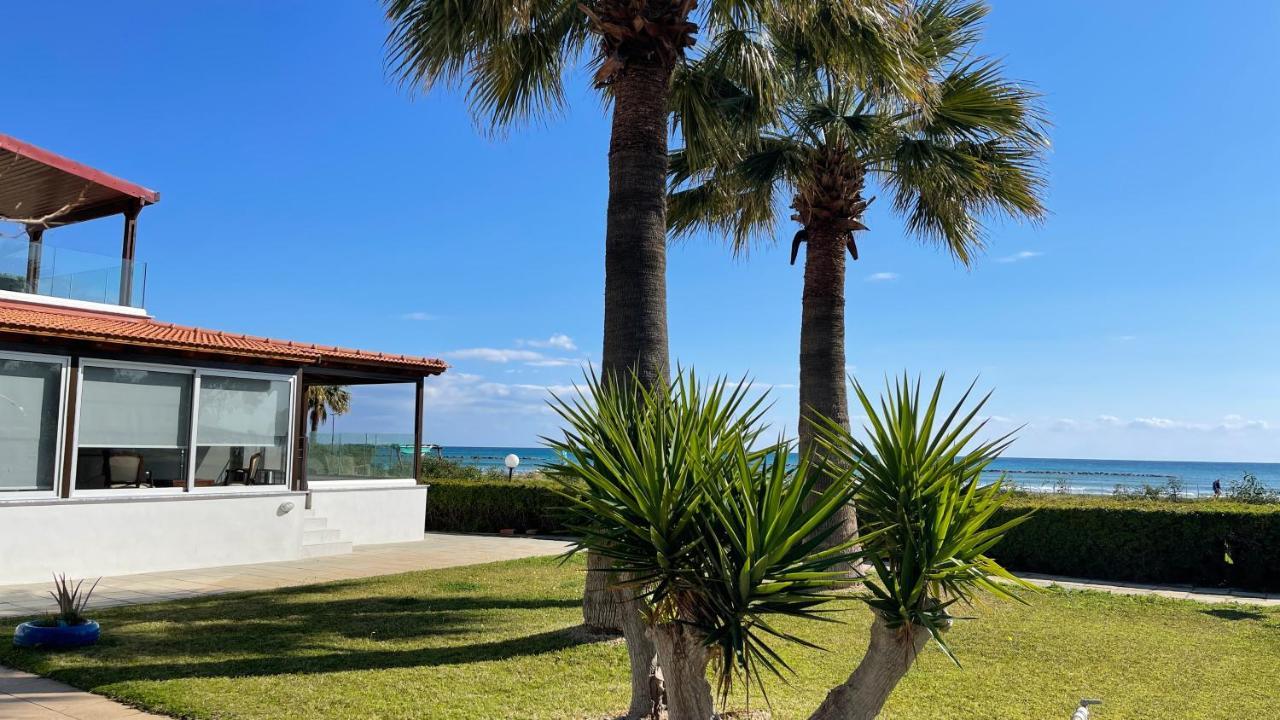 Beachfront Villa - Dasaki Lárnaca Exterior foto